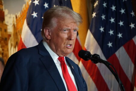 Trumpi do të vendosë tarifa shtesë prej 100% ndaj Kinës