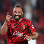 Rrëqethëse: Muriqi ia dedikon ‘hat-trickun’ babait të ndjerë