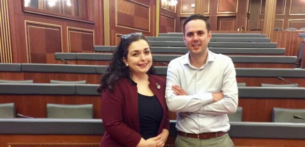 Mungojnë 4 vota – A po e shtynë edhe për një mandat Lumir Abdixhiku, Vjosa Osmanin për Presidente?