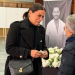 Me foton e Shpatit të printuar në zemër, Big Mama pret ngushëllime