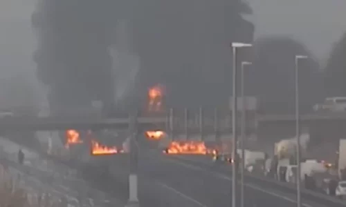 Aksident i rëndë në një autostradë të Sllovenisë – raportohet për shpërthim të një cisterne, të përfshira edhe disa automjete