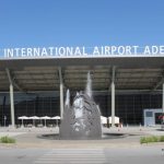 Dogana e Kosovës zbulon 33 iPhone të modelit më të ri që po kontrabandoheshin në aeroport