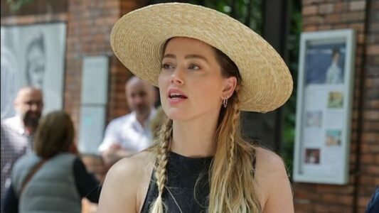 Amber Heard rikthehet në skenë pas dy vitesh – debuton në teatër pas dramës me Johnny Depp dhe lindjes së binjakëve