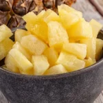 Këto janë arsyet pse duhet ta përfshini ananasin në dietën tuaj