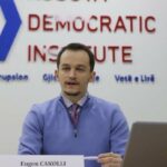 33 nënshkrimet e Nagavcit dhe terreni i pashkelur i Haxhiut, Cakolli i drejtohet me ironi dy zyrtareve nga VV