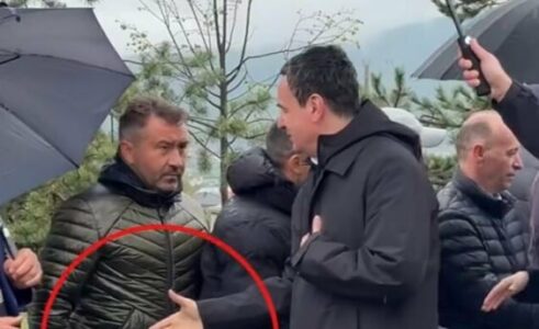 Flet mërgimtari që nuk ia dha dorën Kurtit: Si kryeministër 6 vjet nuk i realizoi premtimet, vjen para dëshmorëve