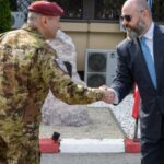 “SHBA e paluhatur në zotimin ndaj misionit të KFOR’it”, nga takimi Barduani-Baker në Film City ka porosi edhe për dialogun Kosovë-Serbi