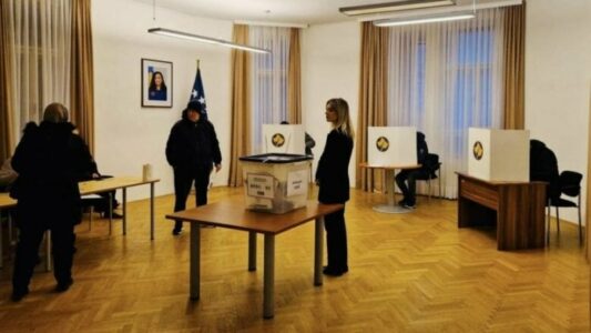 Votimit në përfaqësi diplomatike, KQZ: Deri tani kanë votuar 7 mijë e 79 persona, s’ka parregullësi serioze