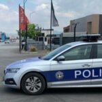 Shoferi kapet me 124 km/h në zonë 40 km/h, policia i shqipton 400 euro gjobë e ia ndalon vozitjen për 9 muaj