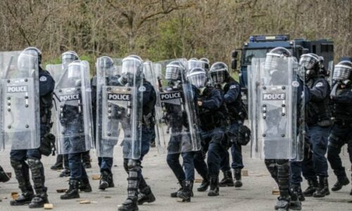 Policia e Kosovës në bashkëpunim me OSCE-në certifikon 18 instruktorë si ekspert për armë zjarri