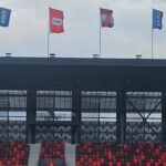 Përballja Shqipëri-Serbi, rivendoset flamuri shqiptar në stadium