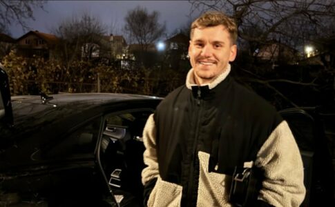 Gjendet vetura e Adrit, këngëtari reagon me një thumb