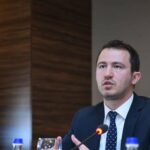 Krasniqi: E trishtueshme të dëgjosh nga njerëzit që e kanë përjetuar Bllacën të thonë se Kosovës nuk i duhet ndihma e Amerikës