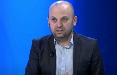 Imer Mushkolaj: Kurti synon të kontrollojë kryeparlamentin, kryeministrinë dhe presidencën me Glauk Konjufcën