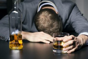 Barnat GLP-1 mund të ulin dëshirën për alkool – Shkencëtarët gjejnë shpjegimin e mundshëm