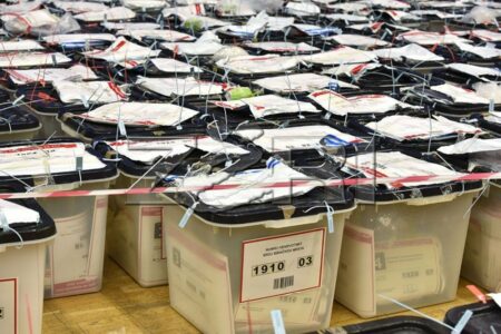 Këta janë kandidatët që po dominojnë nga 20 % e votave të numëruara