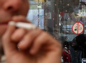 Shifra alarmante, miliona euro “digjen” për importin e cigareve