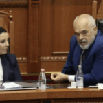 Zbardhet në dosjen hetimore të Belinda Ballukut një mesazh që implikon në mënyrë të drejtpërdrejtë Edi Ramën