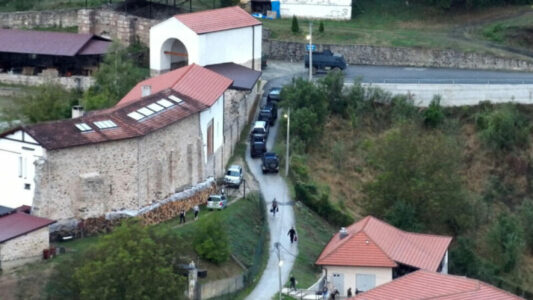 Hargreaves tregon se a duhet të jetë ekstradimi i Milan Radoiçiqit kusht për vazhdimin e dialogut