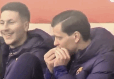 S’mundet pa cigare, portieri i Barcelonës kapet duke përdorur “snus”