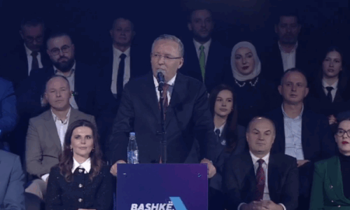 Bedri Hamza në përmbylljen e fushatës: Nesër vendoset fati i Kosovës