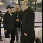 Bekmi Haxhiu takohet me invalidin e luftës: Me Bedri Hamzën do të sigurohen protezat e nevojshme dhe rritje e pensioneve për 50%