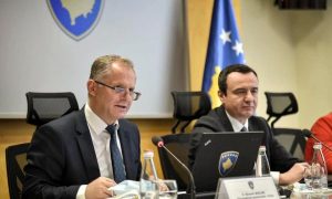Pasi BE “e leqiti” Kurtin, Bislimi e luan të urtin: Flet për të hollat që BE ia japi Kosovës