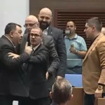 Përplasje fizike mes deputetëve në Parlamentin e Bullgarisë