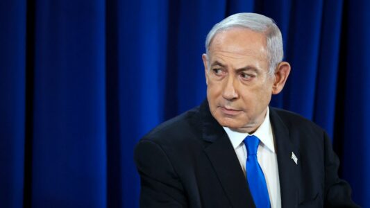 Netanyahu paralajmëron se do të shpërthejë “ferri” nëse Hamasi nuk pranon të çarmatoset