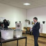 40 minuta vonesë: Çeku i VV’së e qet votën