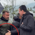 Qytetari nuk ia zgjat dorën Albin Kurtit gjatë homazheve në Gllobar të Drenasit – pamje
