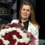 Kush është drejtoresha e shkollës që u plagos nga djali i saj, detaje nga Dibra