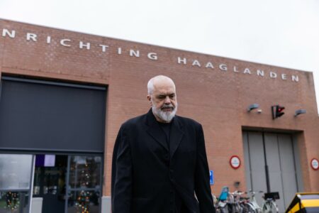 Edi Rama shkurt e shqip për atë që ndodhi në Hagë: Nuk shprehem dot për tërë atë m…t në zemër të Europës demokratike