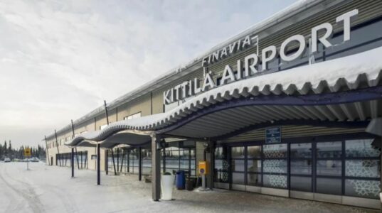 Mijëra turistë të bllokuar në Lapland për shkak të pezullimit të fluturimeve nga të ftohtit