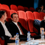 Regjisori që thuri lavde për Çekun përfiton 15 mijë euro nga Ministria e Kulturës