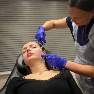 Hiqni dorë nga fillerat – ja pse njerëzit po bëjnë injeksione në fytyrë të bëra nga sperma e peshkut