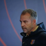 Hansi Flick i ‘shtyen’ bisedimet për kontratën e re me Barcelonën