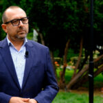 Dushi: Kosova hyn në përvjetorin e pavarësisë mes krizash politike, izolimit dhe humbjes së besimit