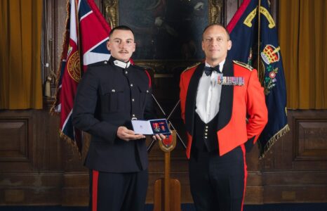 Kadeti i FSK-së përfundon trajnimin në Akademinë Mbretërore Ushtarake, Sandhurst