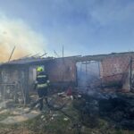 Përfshihet nga zjarri një stallë pa bagëti në Madanaj të Gjakovës