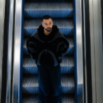 Pas humbjes së vëllait, Gjesti rikthehet në skenë me “Memories”