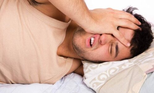 Pse zgjoheni të çorientuar në mëngjes dhe a ka ndonjë arsye për t’u shqetësuar?