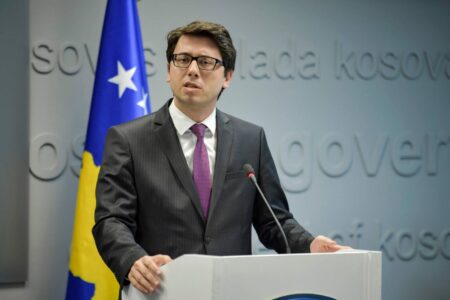 “Ky dekret është rishkrim i Kushtetutës, thirret në diçka që nuk ekziston”, Pse sipas VV-së dekreti i Osmanit është jokushtetues – flet Murati