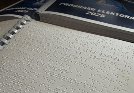 PDK shtyp programin në alfabetin Braj, hap konkret për përfshirje dhe barazi sociale