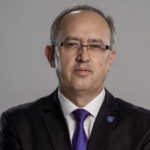 Hoti: Kushtetuesja t’i zgjidhë problemet që i ka krijuar vetë – propozimi për kryeparlamentar të kufizohet