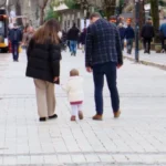 Prindërit në Shqipëri rikthejnë emrat shqiptarë për fëmijët, këta kryesojnë