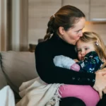 Si të flisni me fëmijët tuaj për vështirësitë financiare