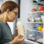 Qumështi qëndron i freskët deri në 3 ditë më gjatë nëse ruhet këtu: Gabimin e bëjmë sapo kthehemi nga dyqani