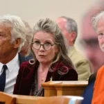 Aktori Timothy Busfield lirohet nga burgu