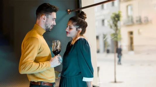 Rregulli i 3 sekondave: Arti i heshtjes që ju bën më tërheqës në takimin e parë